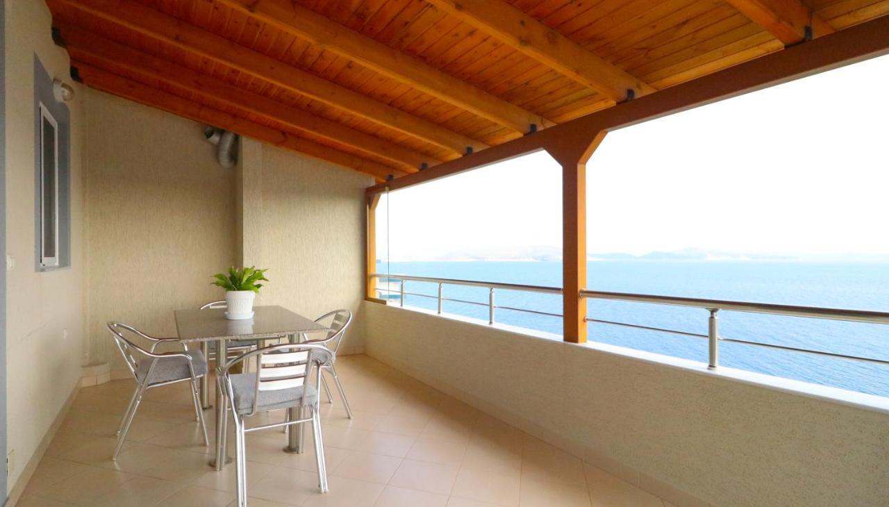 Apartments Vila Roboci Sarande Exterior photo
